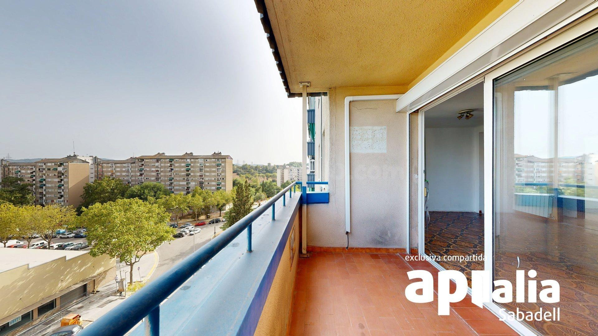 Piso en Venta en Badia del Vallés - foto 2