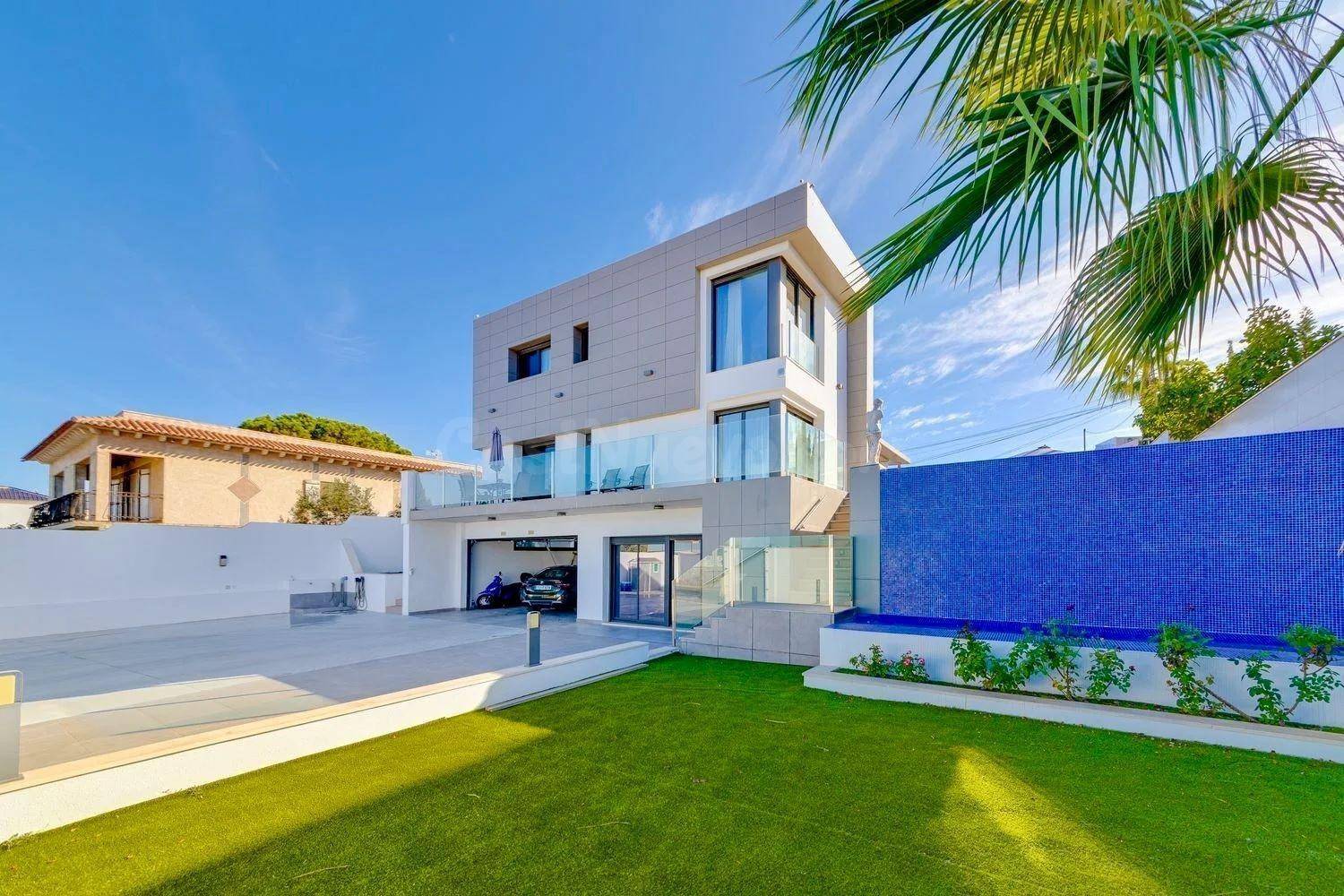 Villa de Lujo en Los Balcones/Torrevieja - foto 2