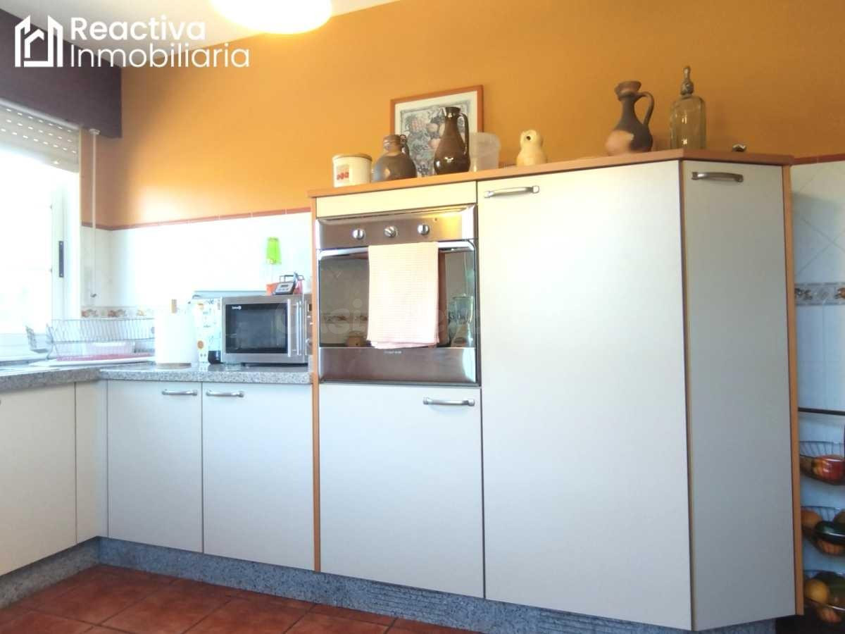 Casa de 3 plantas muy acogedora, con finca extensa - foto 5