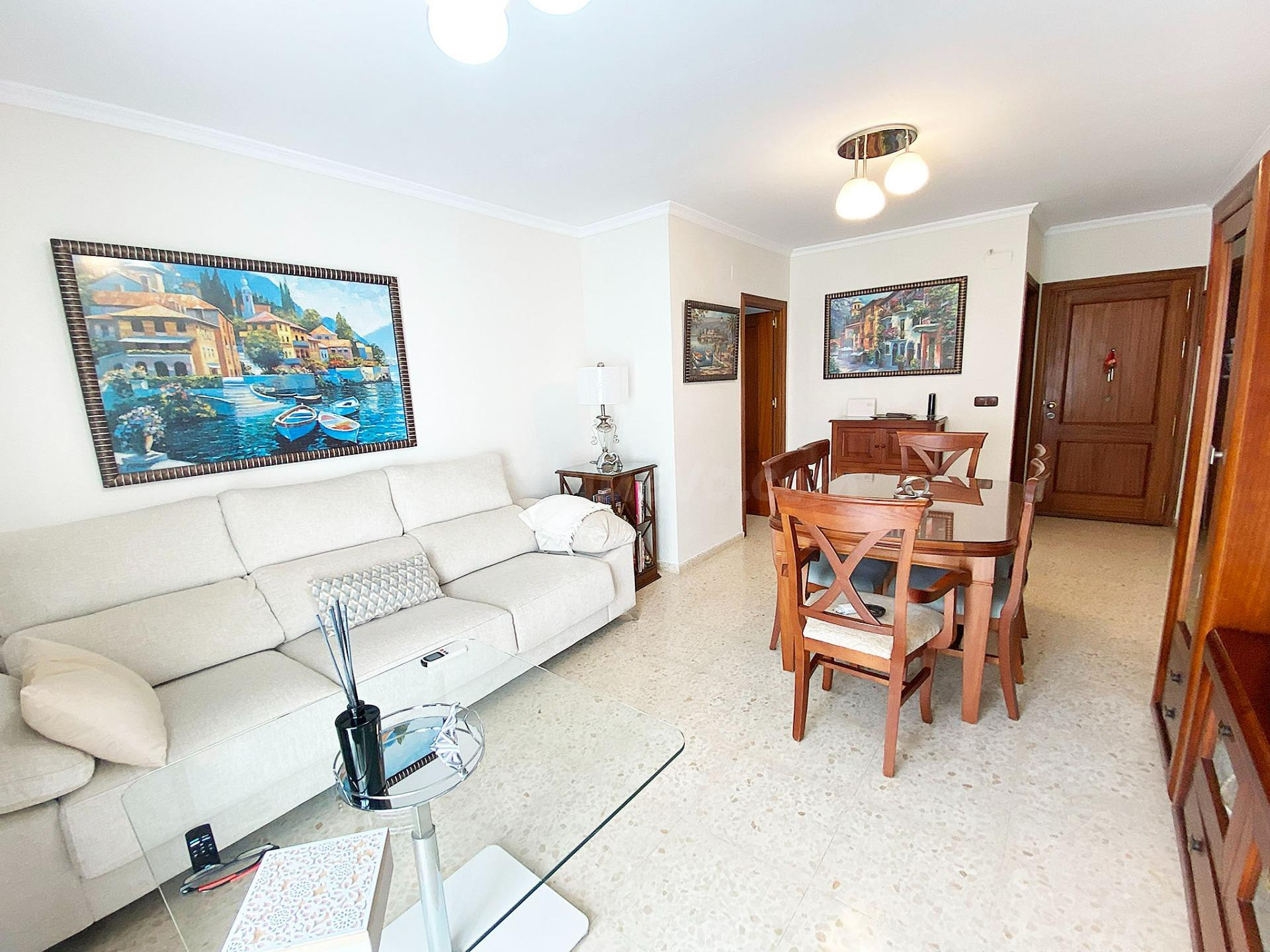 Apartamento con terraza privada y dos habitaciones en Calle 