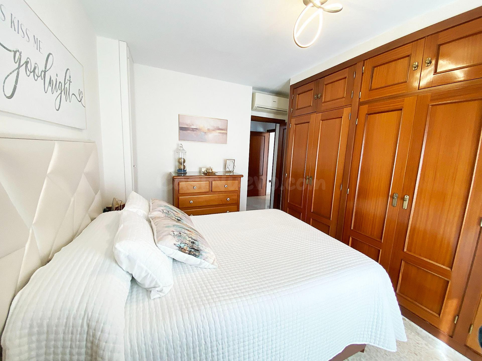 Apartamento con terraza privada y dos habitaciones en Calle  - foto 3