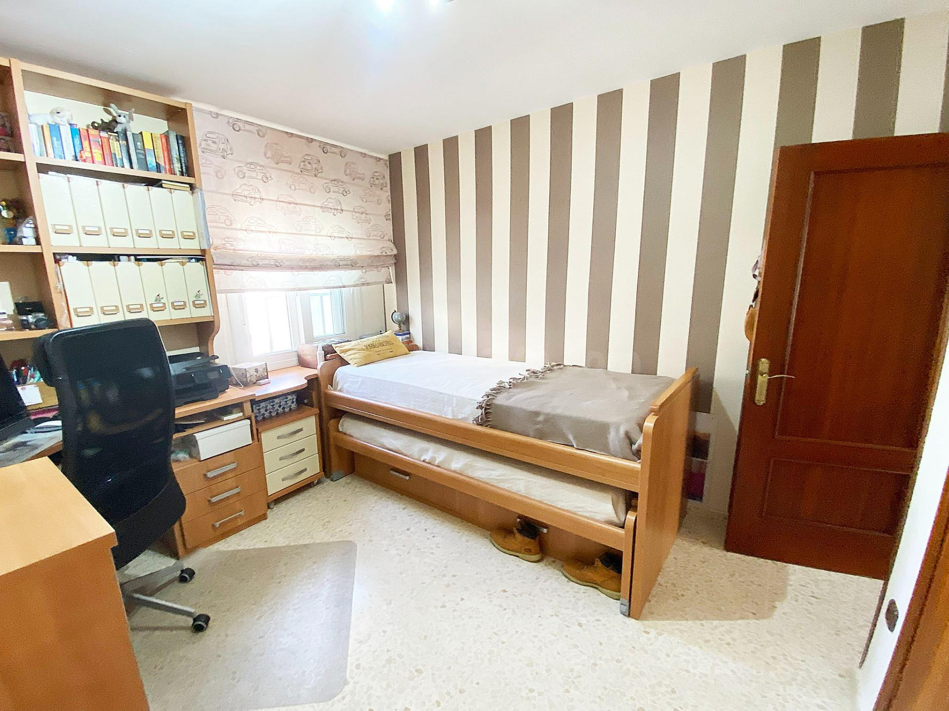 Apartamento con terraza privada y dos habitaciones en Calle  - foto 5