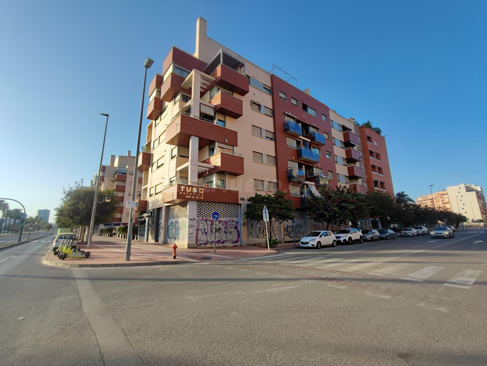 PRECIOSO PISO EN AVENIDA JUAN CARLOS 1