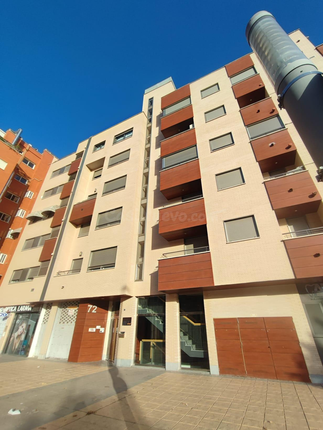 PRECIOSO PISO EN AVENIDA JUAN CARLOS 1 - foto 2
