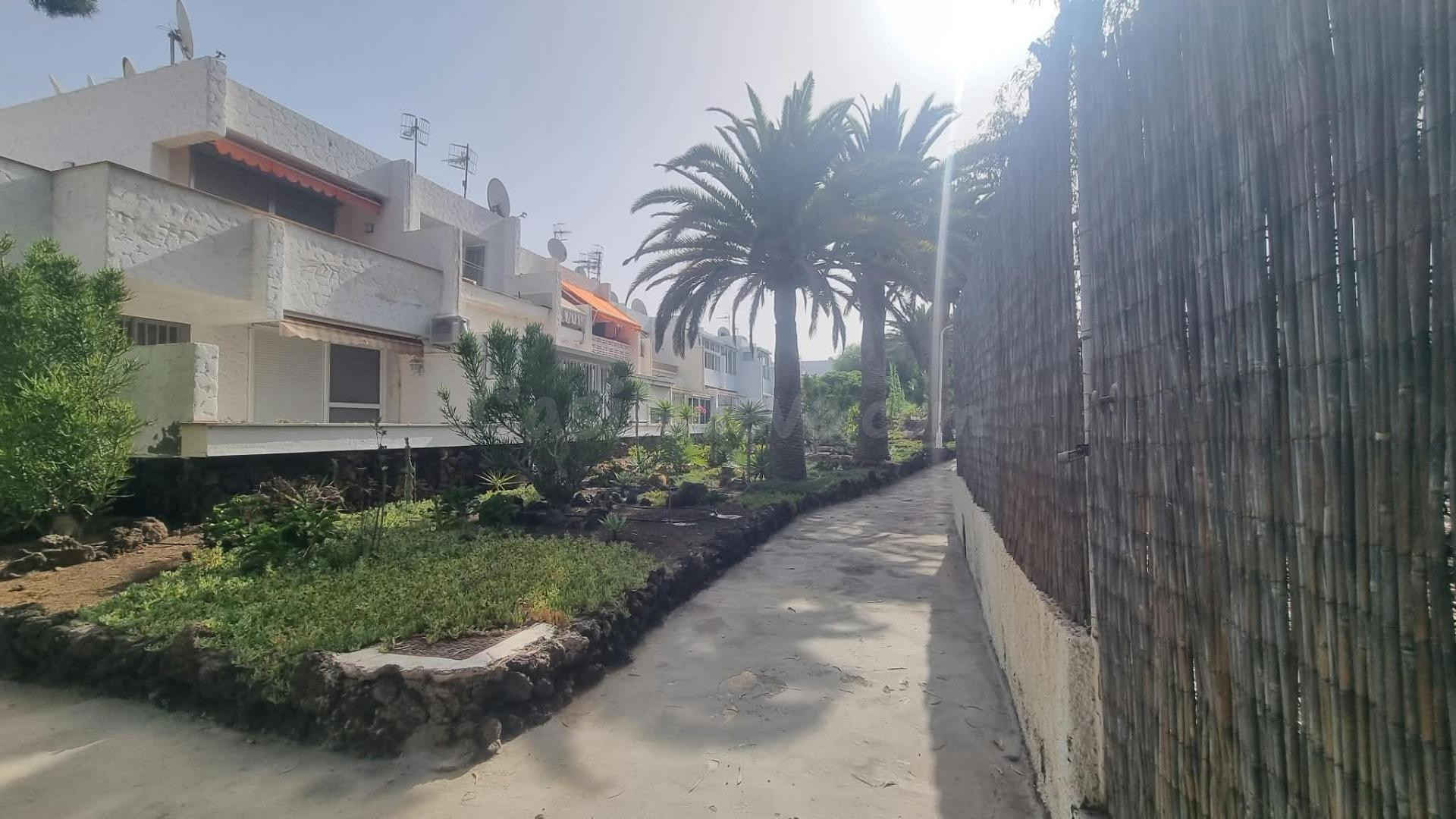 OPORTUNIDAD EN COSTA DEL SILENCIO: estudios nuevos llave en  - foto 5