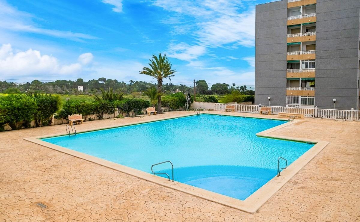 Apartamento con vistas al mar en Punta Prima - foto 4