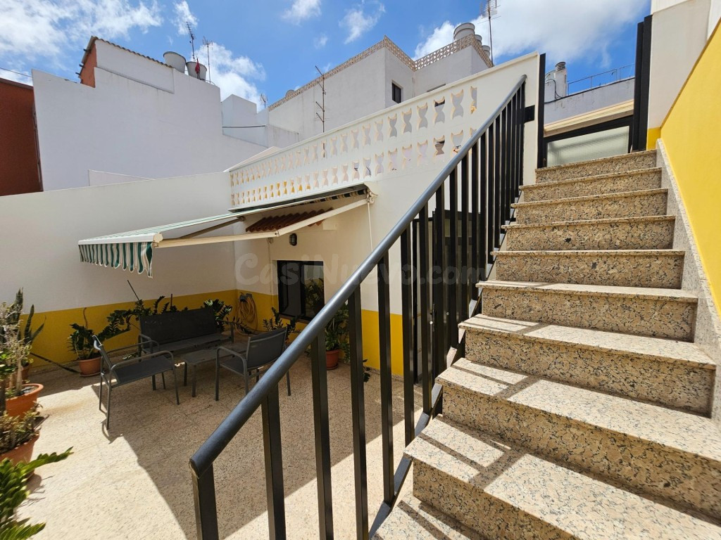 Chalet adosado en venta en Calle Misericordia - foto 2