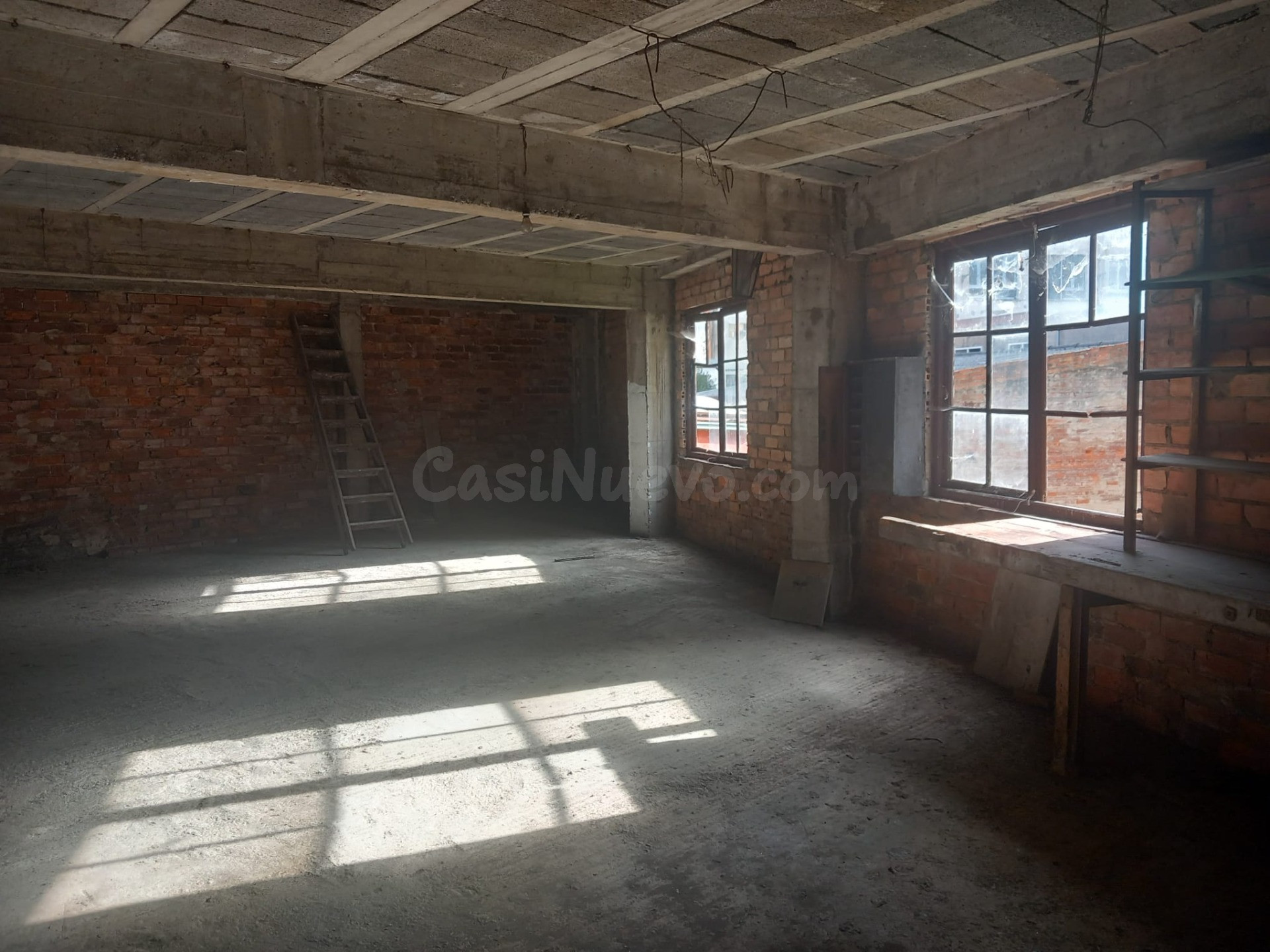 Nave, solar y local comercial en Torrelavega centro - foto 4