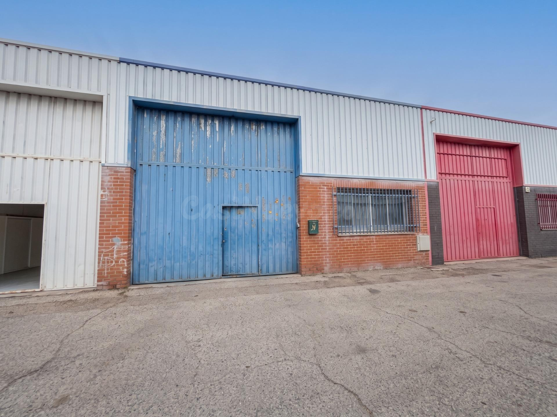 Amplia Nave Industrial en Collado Villalba - Polígono P29