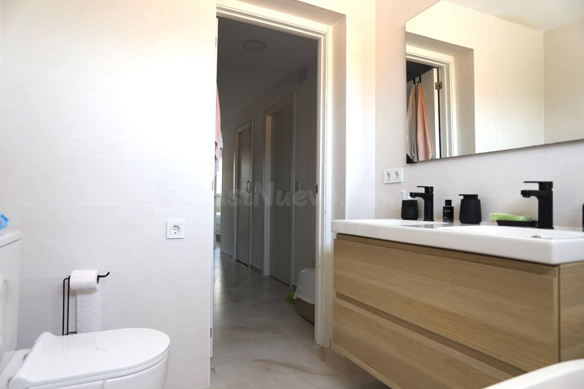 Casa adosada de 3 dormitorios con amplias terrazas en Los Ba - foto 3