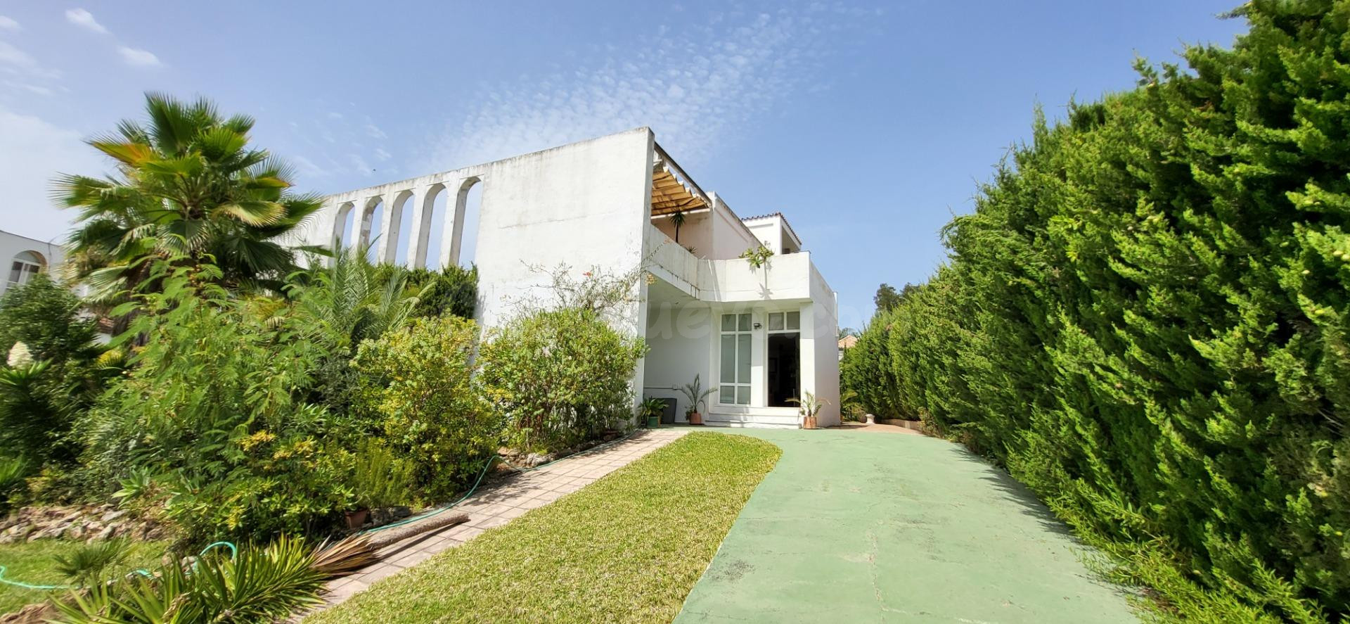 Villa con gran potencial de reforma en Las Brisas, Nueva Andalucía, Marbella