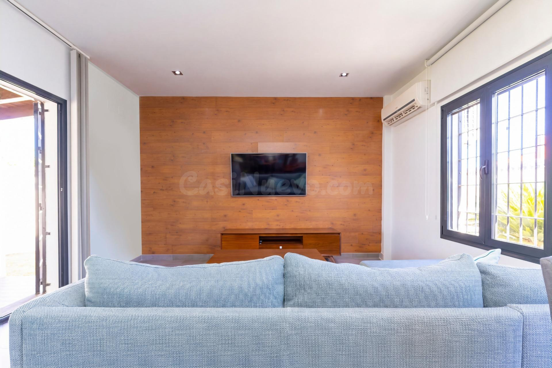 Chalet independiente de una planta completamente reformado en Villas Olivar de Quintos - foto 5