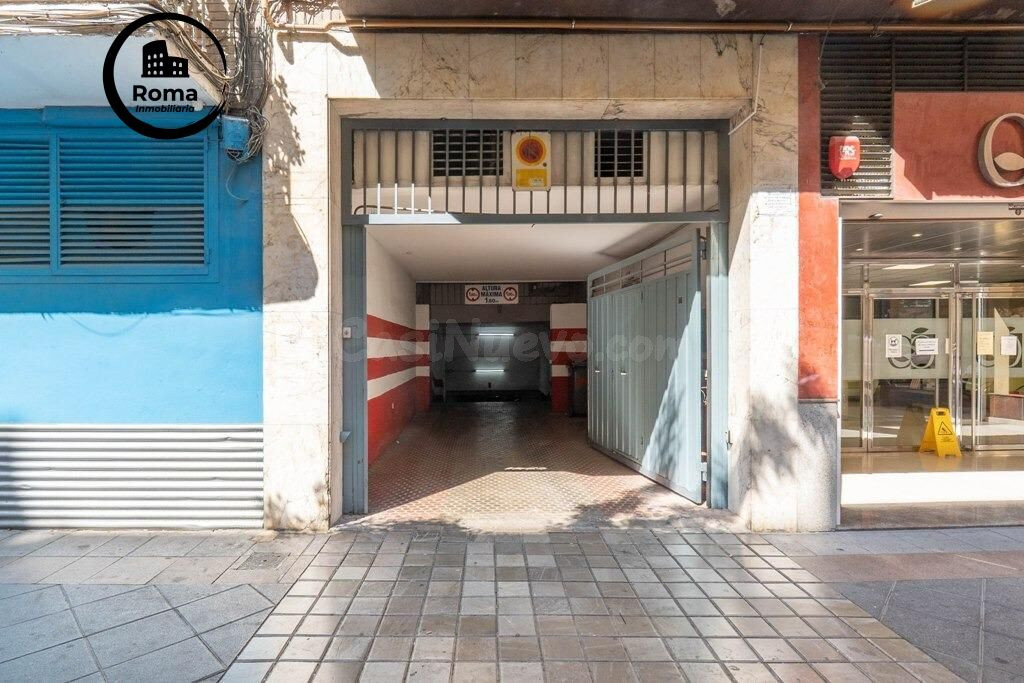 3 plazas de garaje juntas en calle Pedro Antonio de Alarcón - foto 2