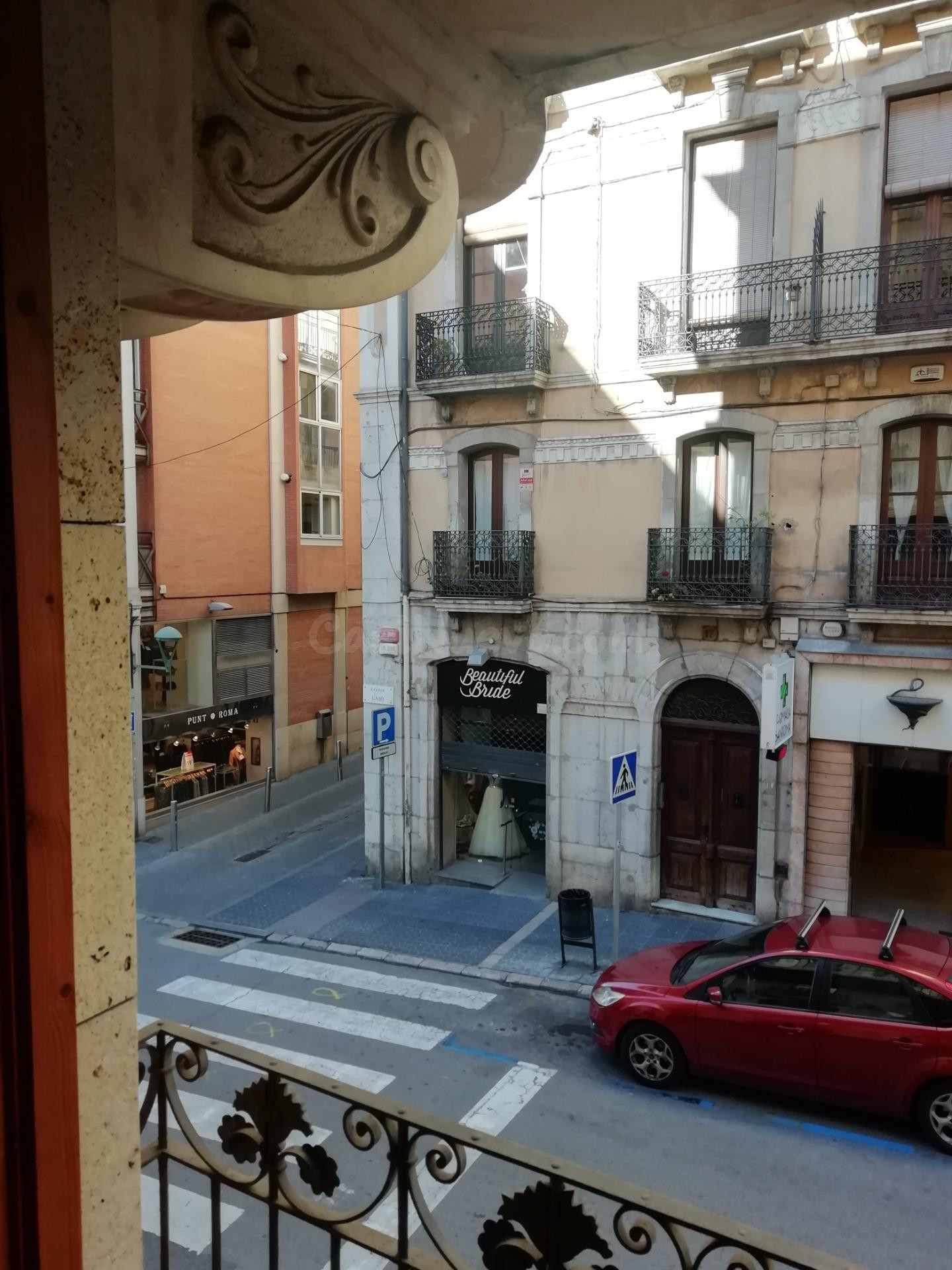PISO DE 3 habitaciones CON PARKING EN PLENO CENTRO DE TARRAGONA 920 €/mes | PARKING INCLUIDO | FINCA REHABILITADA | ASCENSOR - foto 3