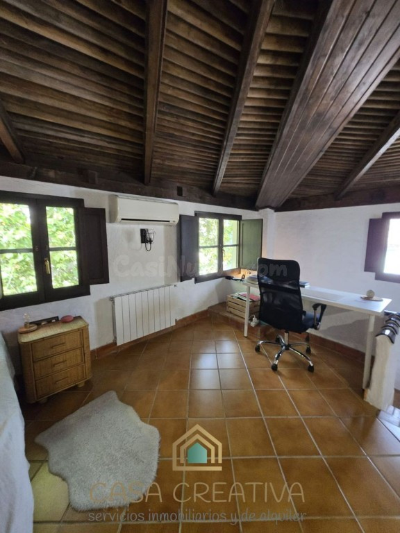 ESTUDIO EN ALQUILER EN XÀTIVA – BUHARDILLA CON TERRAZA Y VIS - foto 4