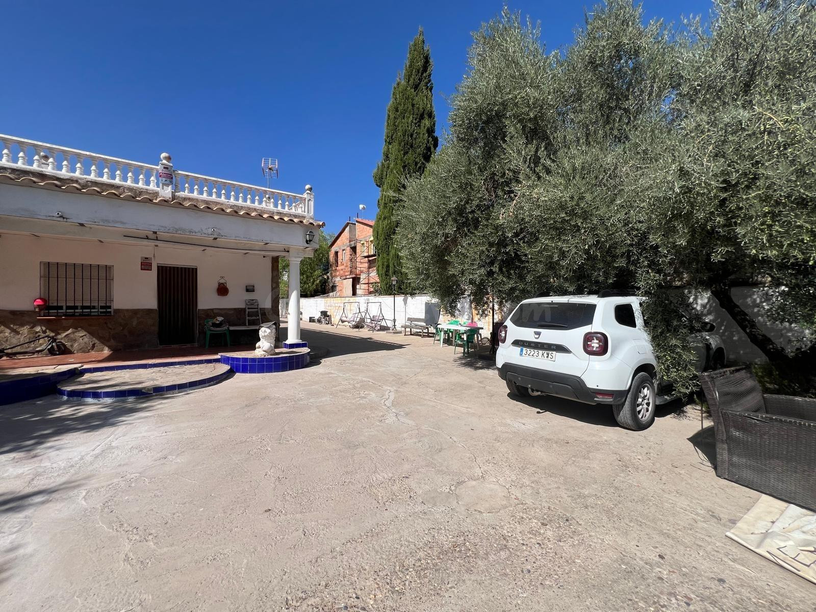 PARCELA DE APROX. 1.000 m2 CON CASA Y PISCINA EN LA ZONA DEL - foto 2