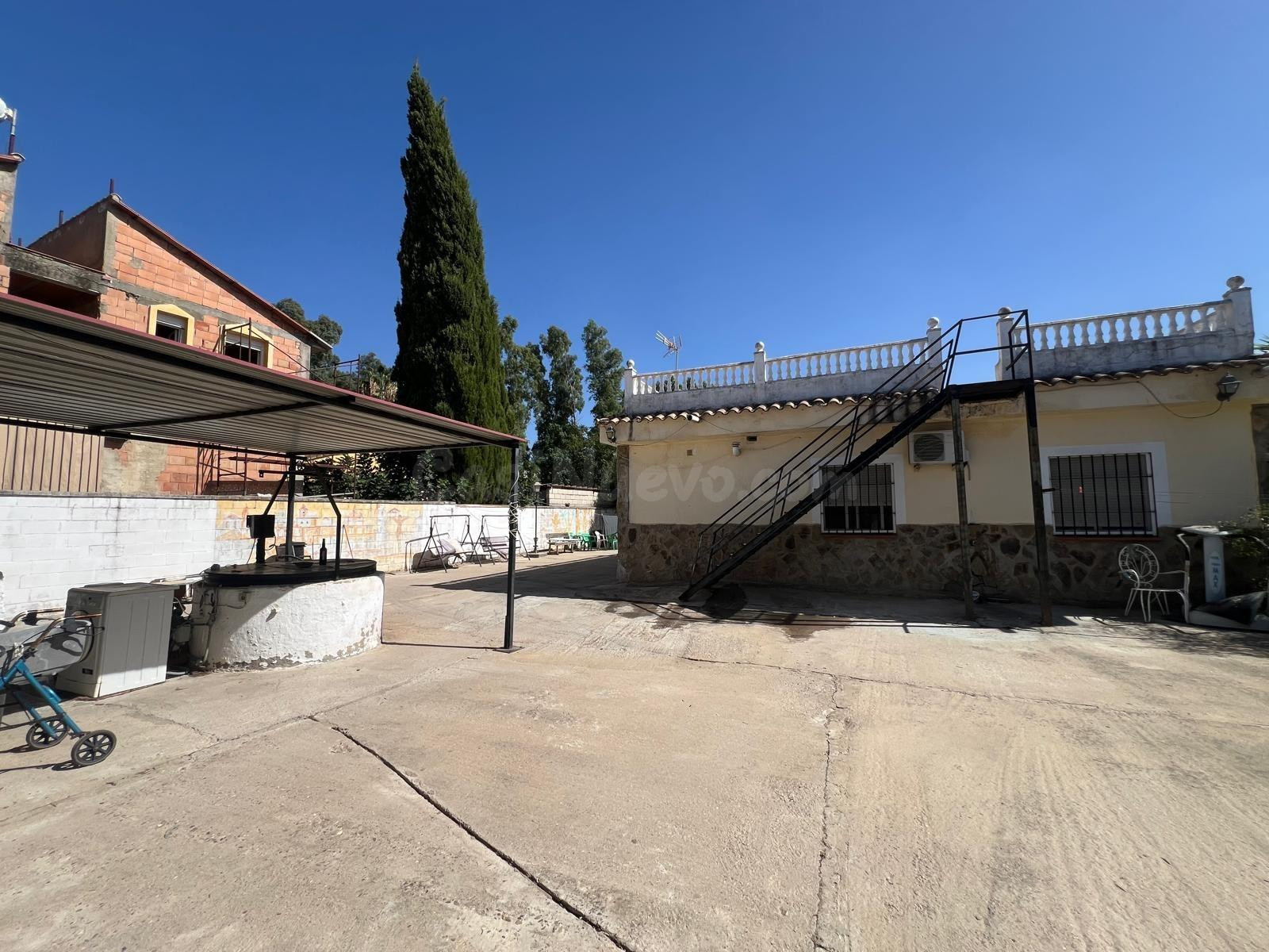 PARCELA DE APROX. 1.000 m2 CON CASA Y PISCINA EN LA ZONA DEL - foto 4