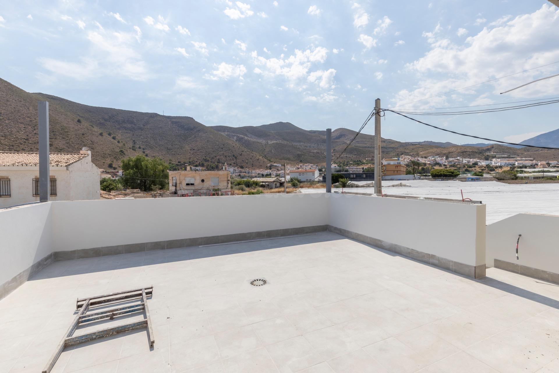 Estrena vivienda a 5 minutos de la playa en Castell de Ferro
