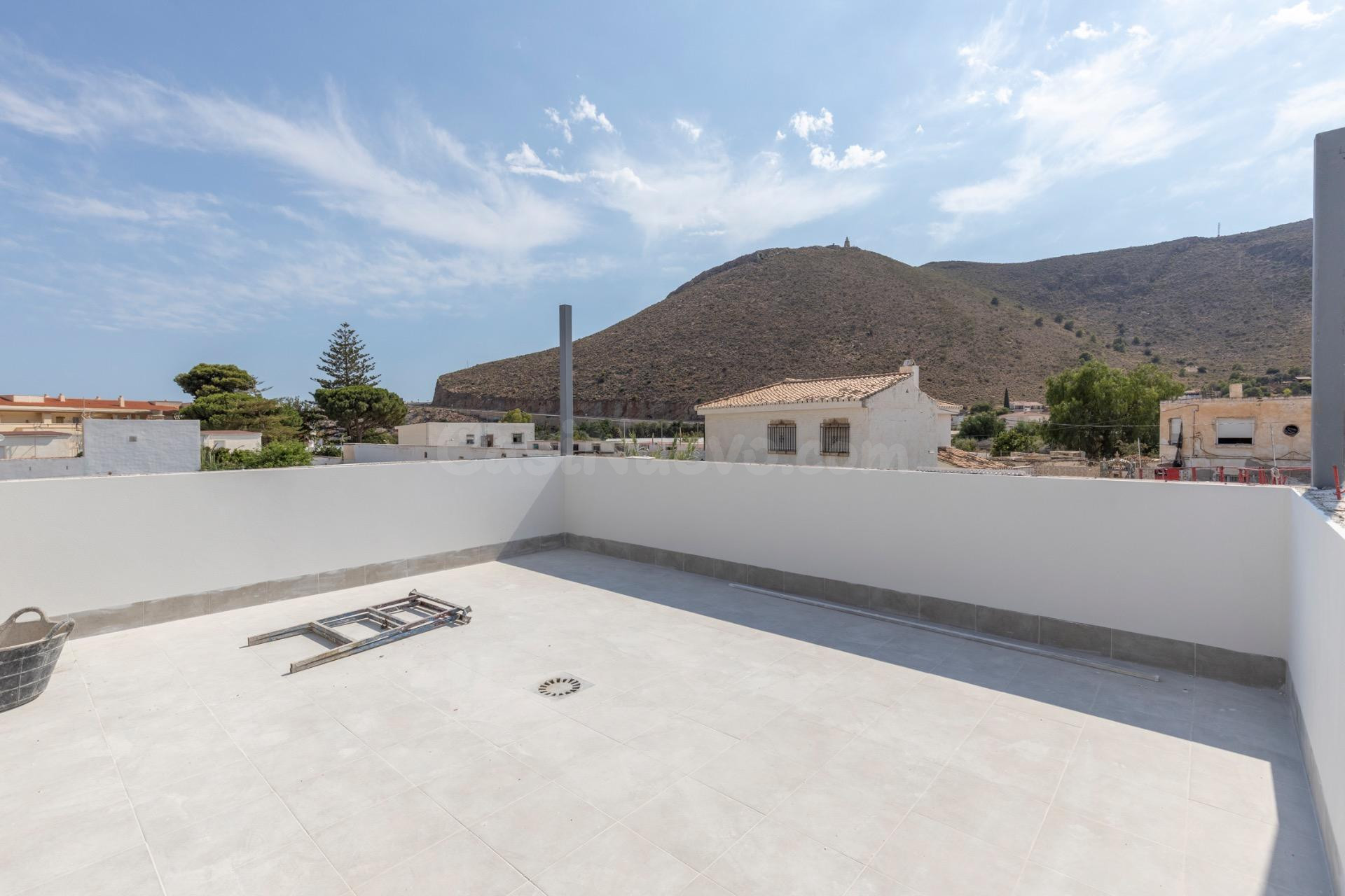 Estrena vivienda a 5 minutos de la playa en Castell de Ferro - foto 2
