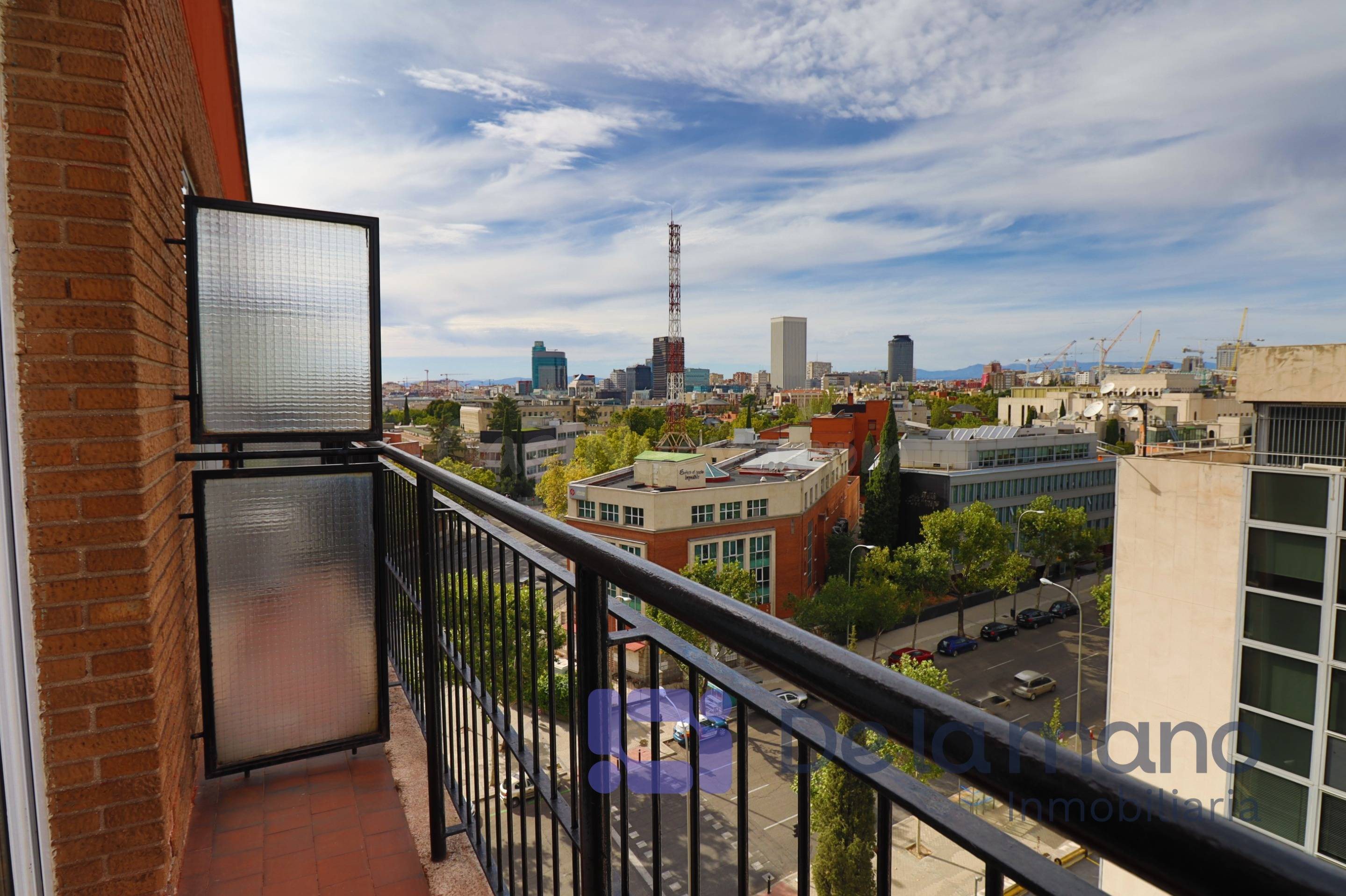 MARAVILLOSO ESTUDIO EN PLANTA ÁTICO CON TERRAZA Y UNAS VISTA - foto 2