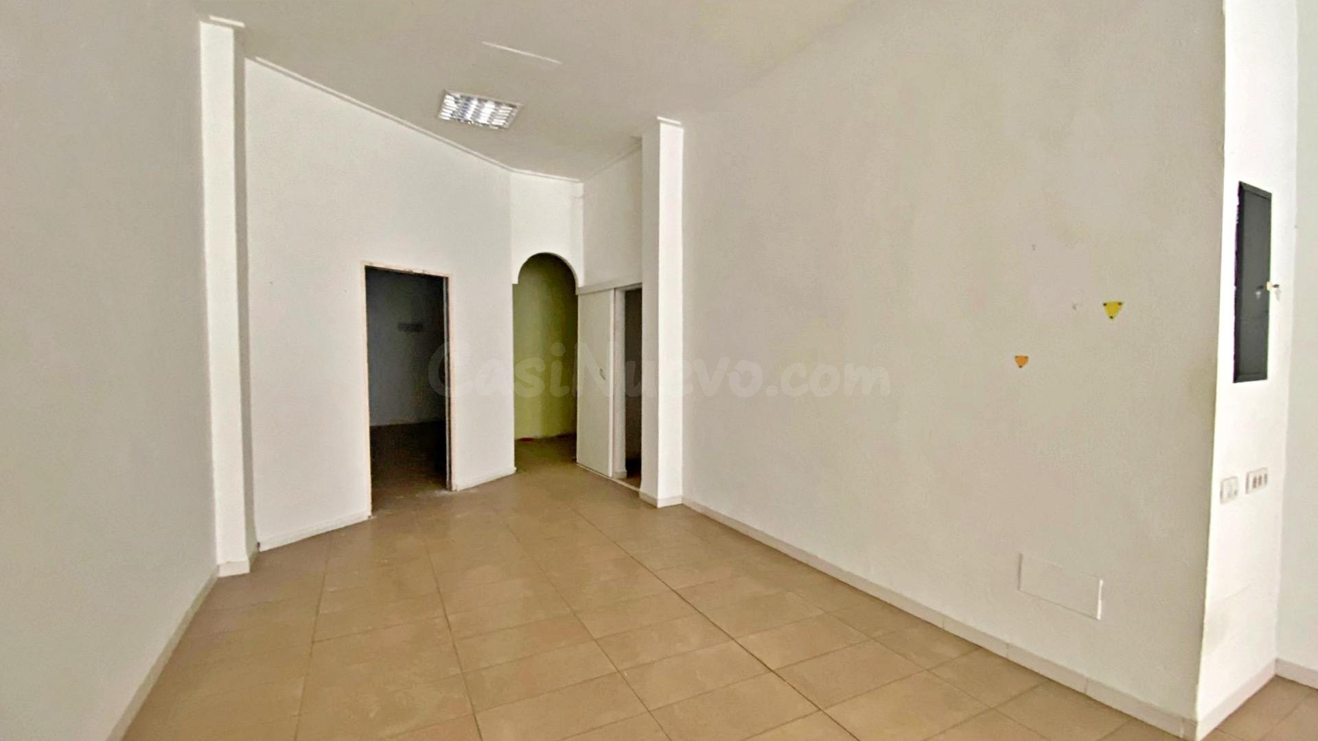 LOCAL CENTRICO Y CON POSIBILIDAD DE CAMBIO DE USO A VIVIENDA - foto 5