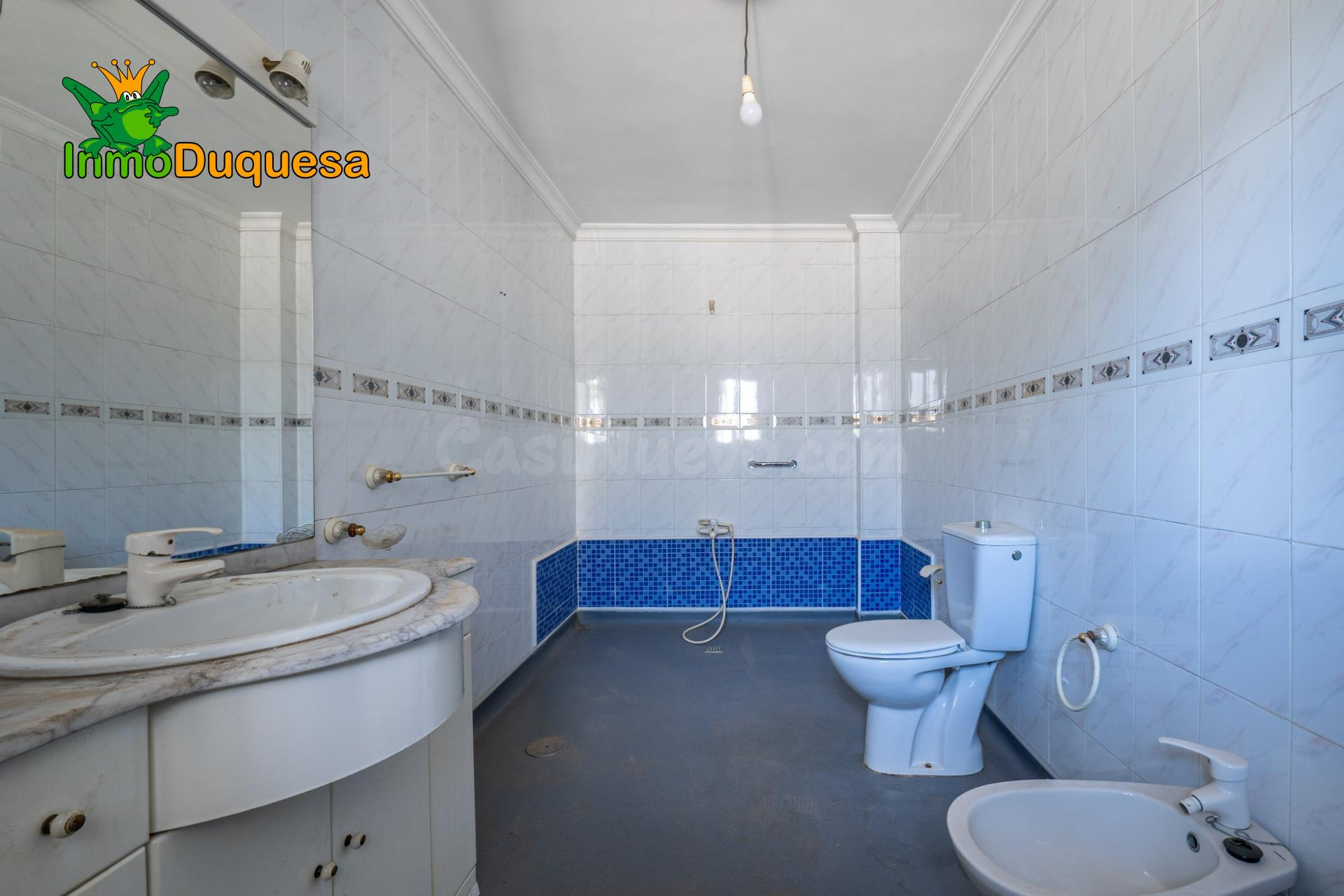 ¡MAGNÍFICA OPORTUNIDAD EN EL CHAPARRAL! - foto 4