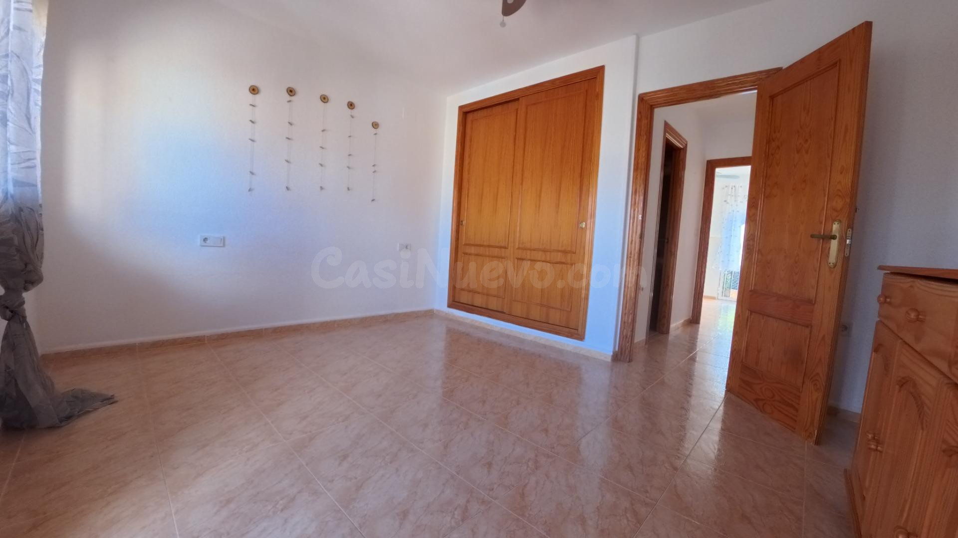 Adosado duplex de 2 dormitorios con piscina y plaza de garaj - foto 4