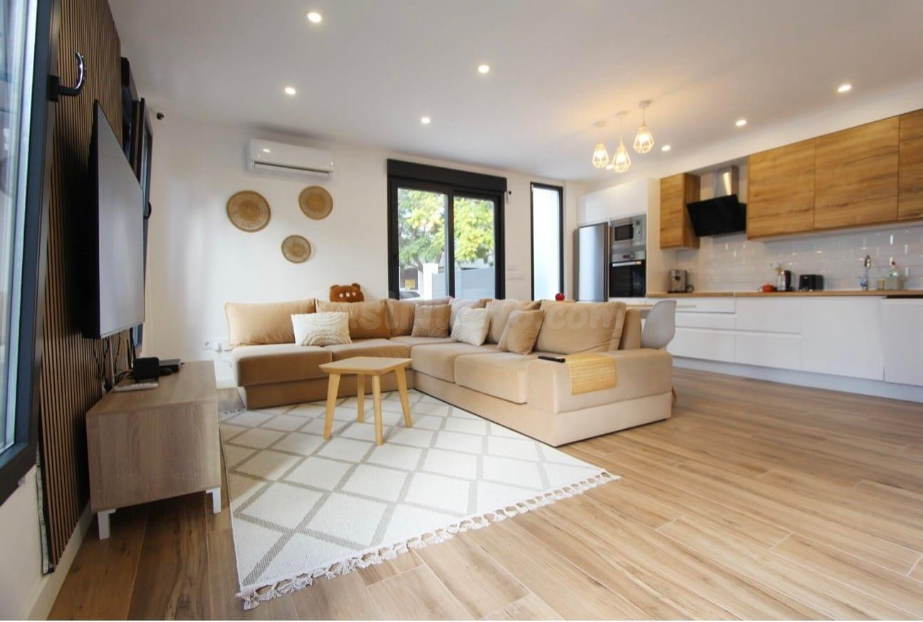SE VENDE ADOSADO EN PLAYA DE PONIENTE BENIDORM - foto 2