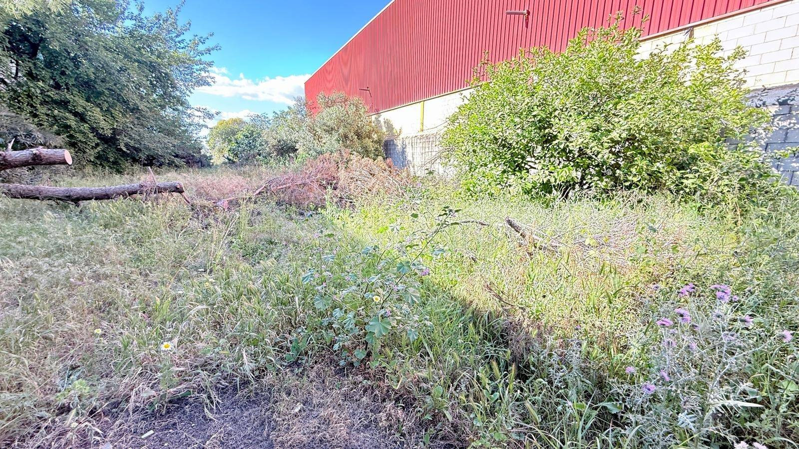 Suelo Industrial Estratégico en Avenida Principal de Dos Her - foto 3