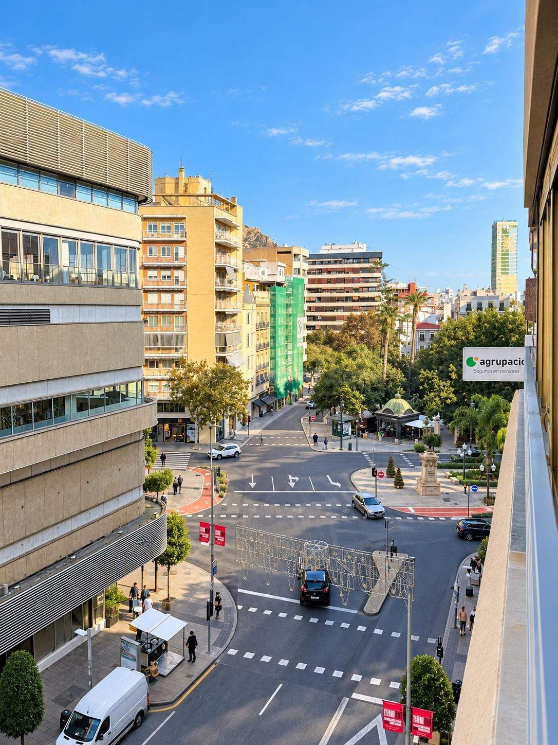 Amplio Piso en el Centro de Alicante - Ideal para Vivir - foto 4