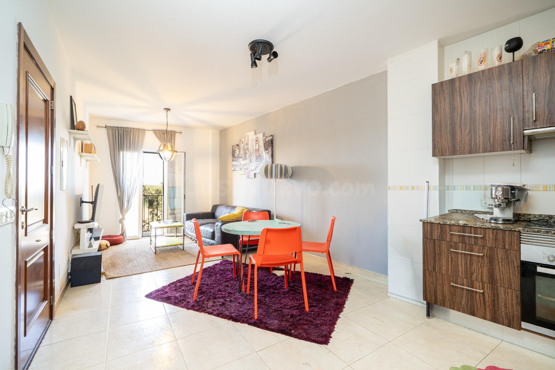 Piso con 30 m2 de terraza, ascensor y vistas despejadas en C