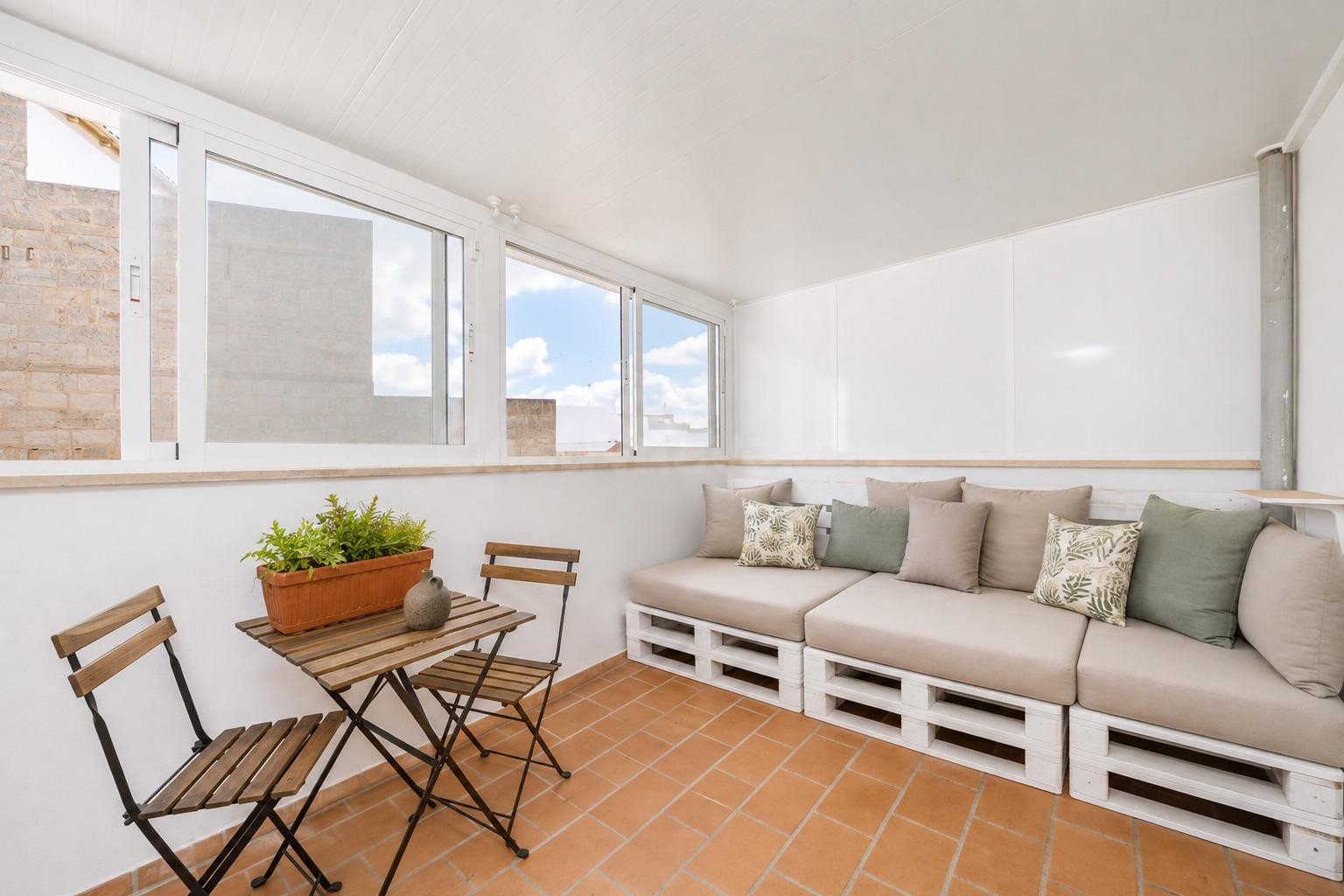 Piso con 30 m2 de terraza, ascensor y vistas despejadas en C - foto 2