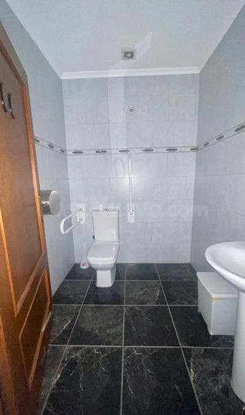 Local comercial 220m² en venta - Estacion de autobuses - foto 3