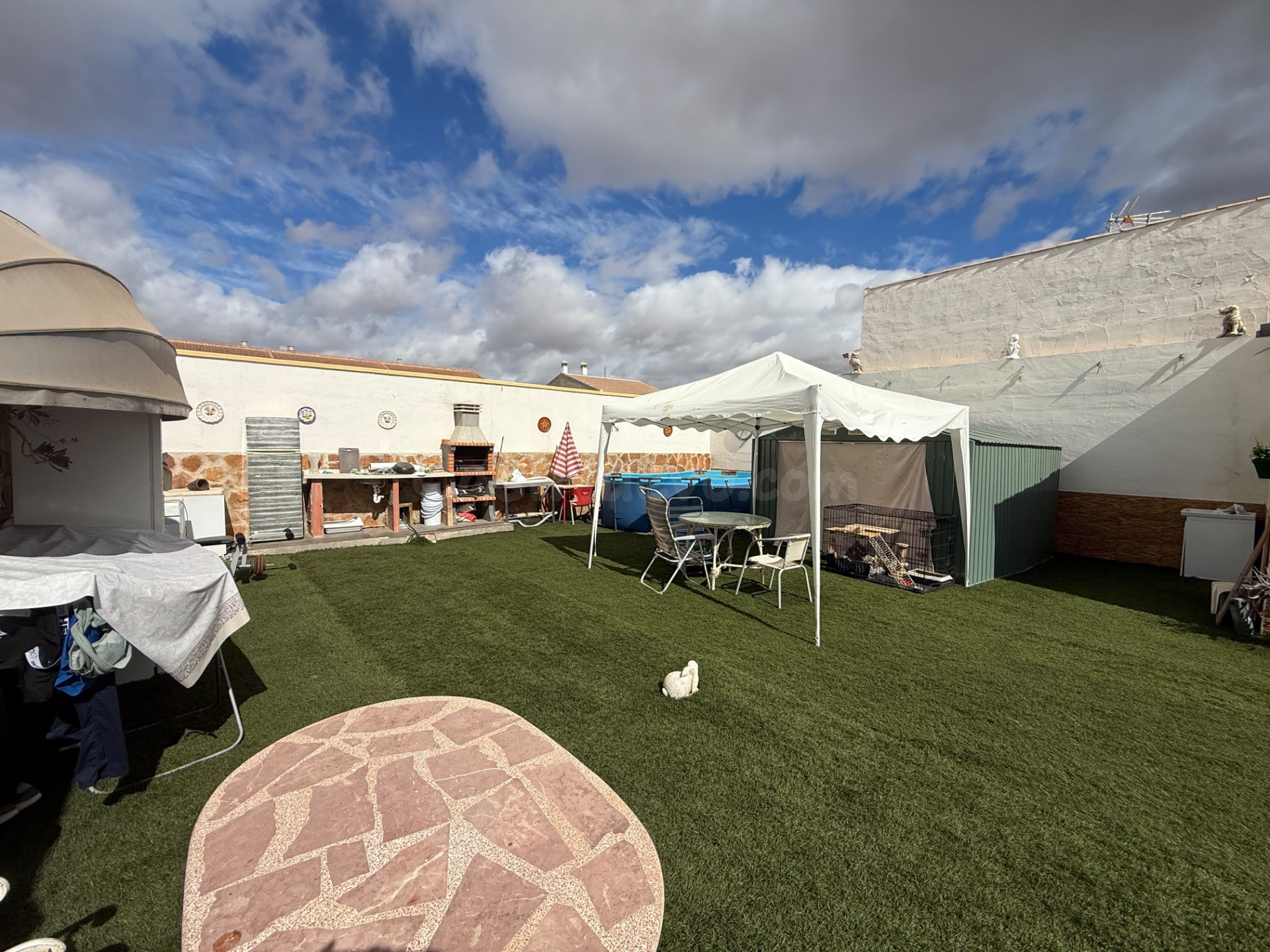 DOS SOLARES URBANOS UNIDOS EN FUENTE DE PIEDRA – 325 m2 PARA