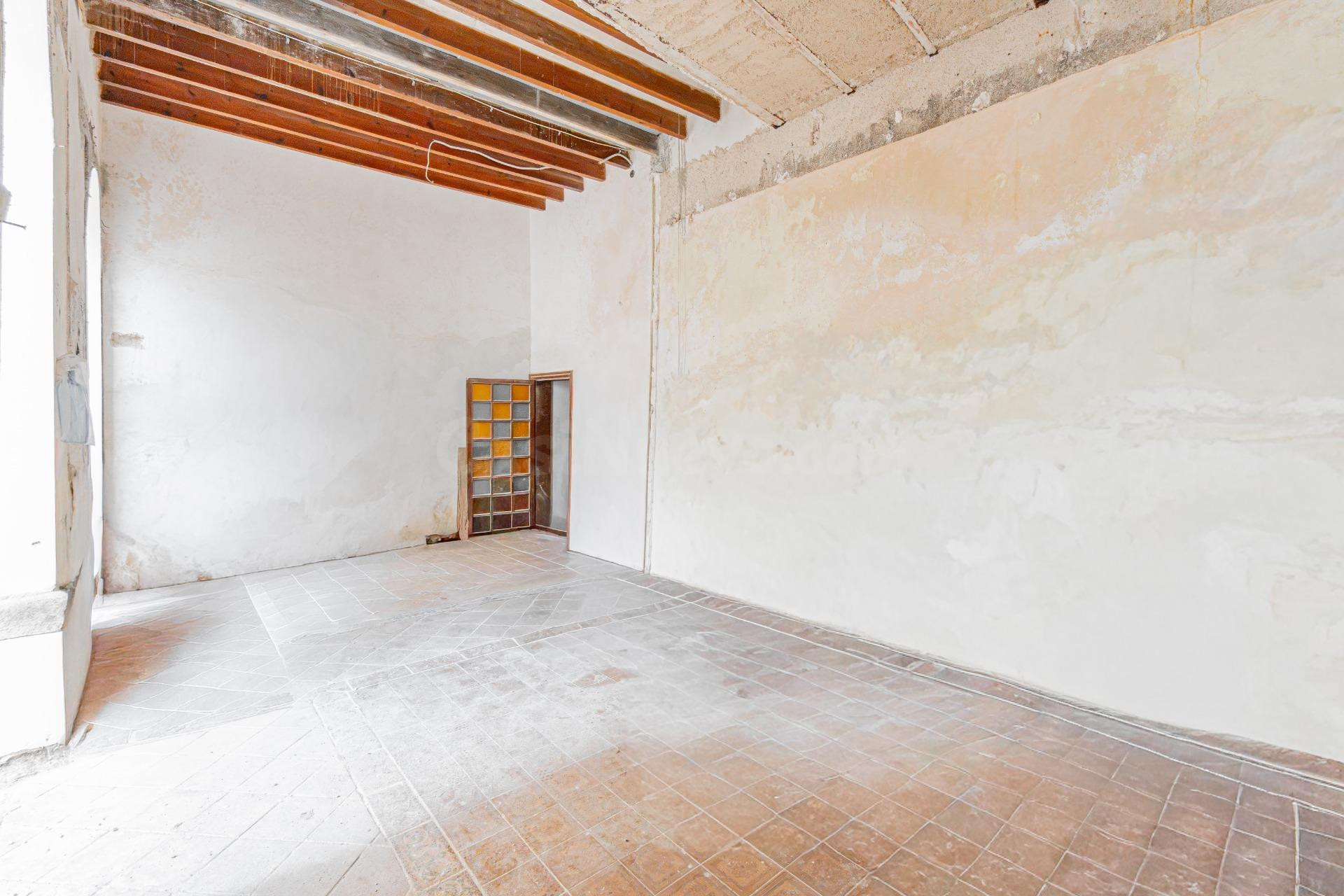 Se vende casa para reformar en el centro de Felanitx - foto 3