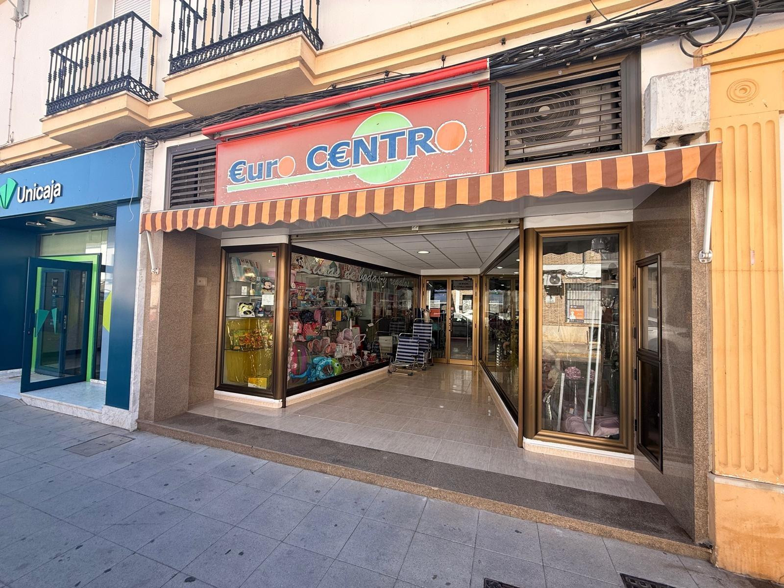 D. Amplio local comercial de 517 m2 en una ubicación estraté - foto 2