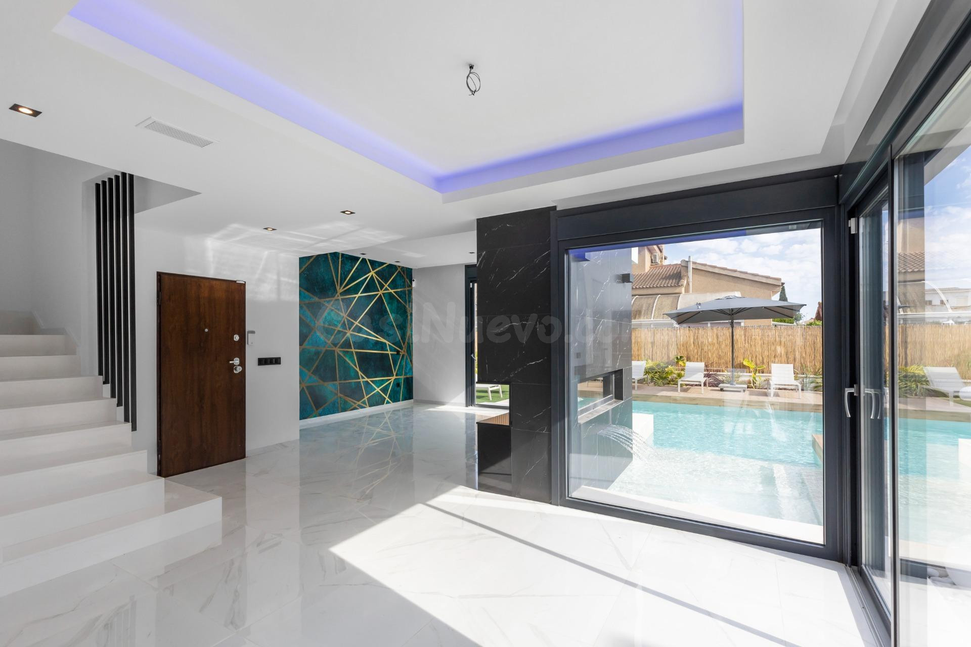 VILLA DE 3 DORMITORIOS Y 3 BAÑOS EN TORREVIEJA (ZONA TORRETA - foto 3