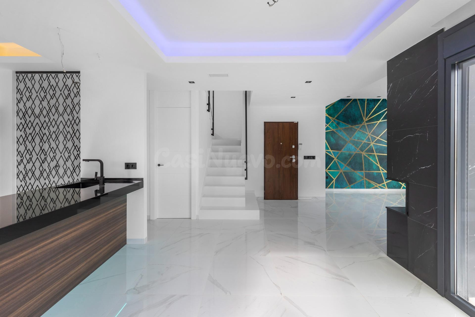 VILLA DE 3 DORMITORIOS Y 3 BAÑOS EN TORREVIEJA (ZONA TORRETA - foto 5