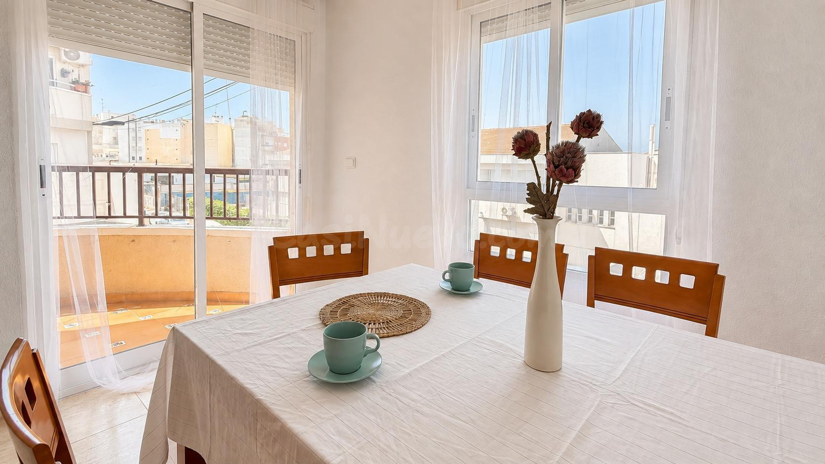 Piso de 3 dormitorios, 2 baños y orientación sur junto al Co - foto 2
