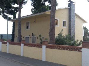 Vivienda con jardín y garaje en zona de urbanizaciones de El - foto 4