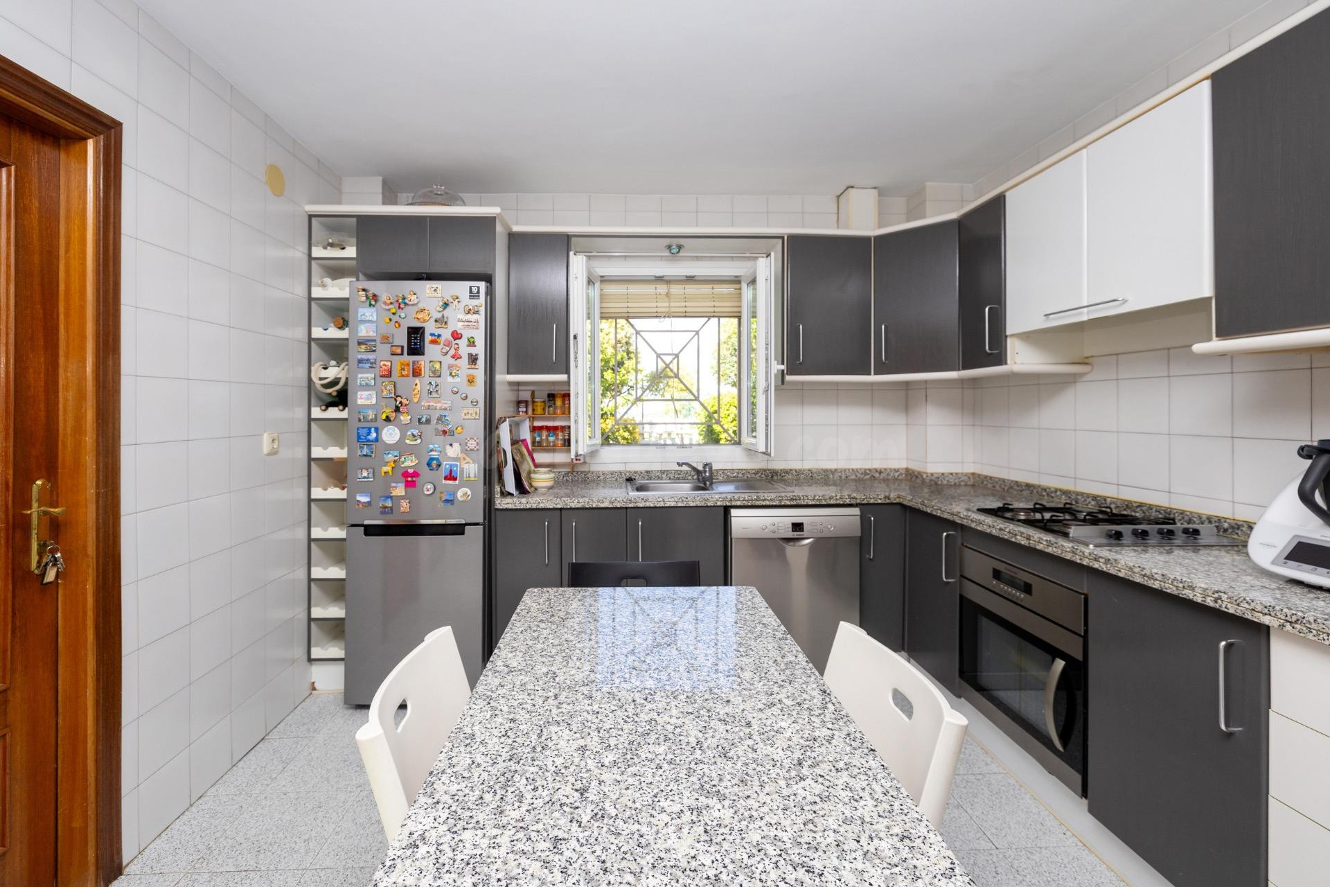 Fantástica vivienda en Loma Linda, vistas panorámicas y zona - foto 4