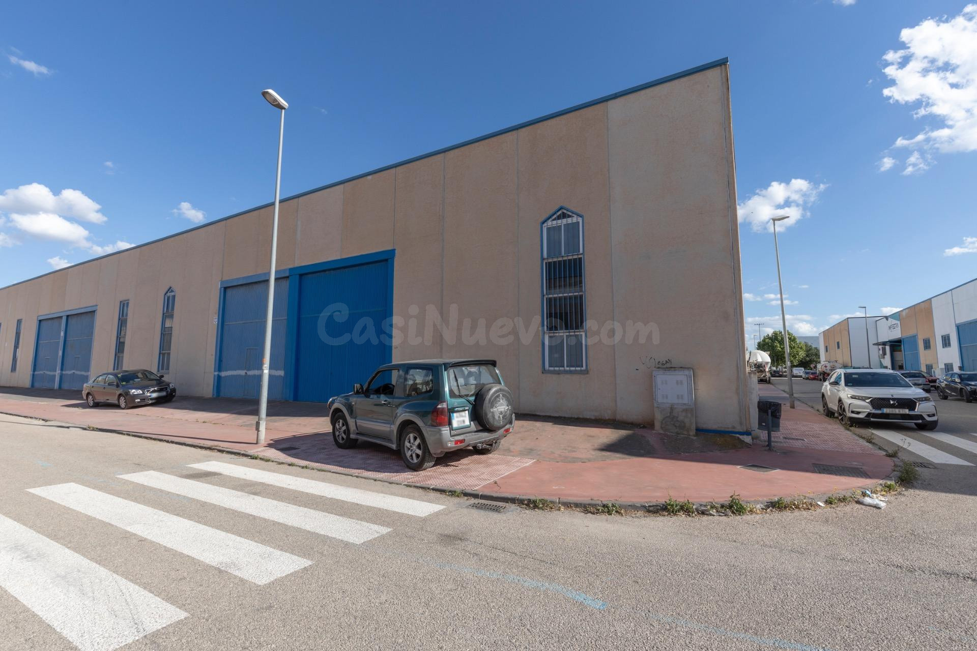 ¡Oportunidad única en Cijuela! Nave industrial lista para em