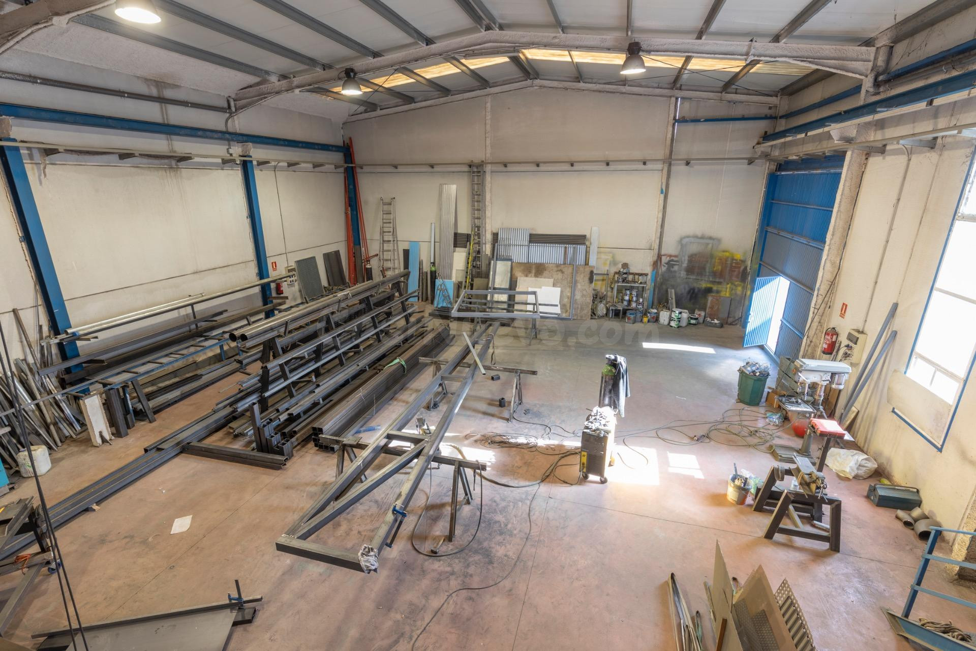 ¡Oportunidad única en Cijuela! Nave industrial lista para em - foto 5