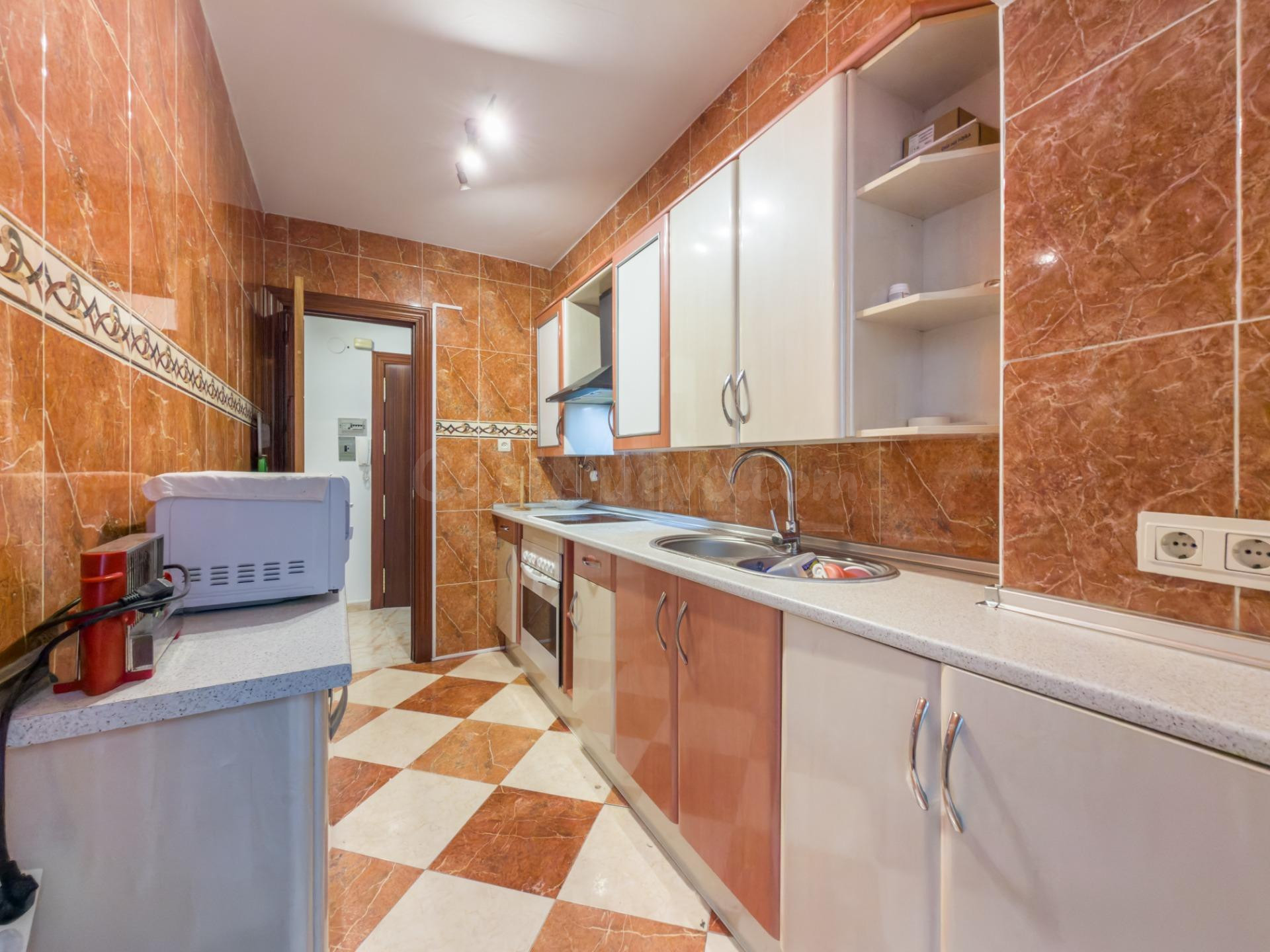 Piso de 3 Dorm. en Armilla (frente al AYUNTAMIENTO y Metro) - foto 4