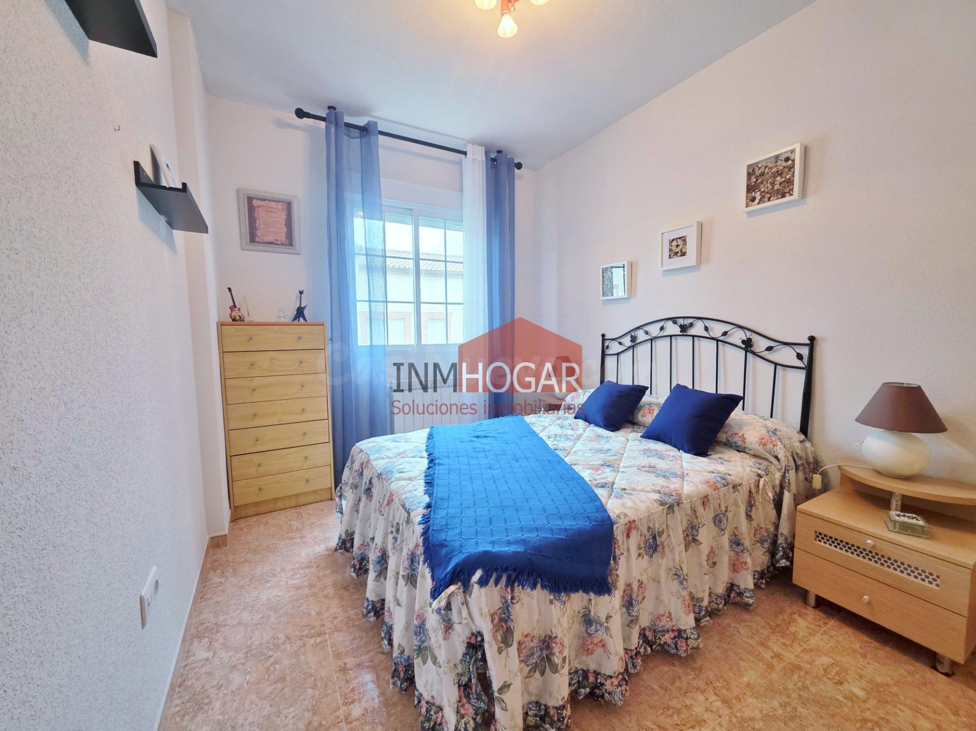 Chalet adosado en Navaluenga - foto 5