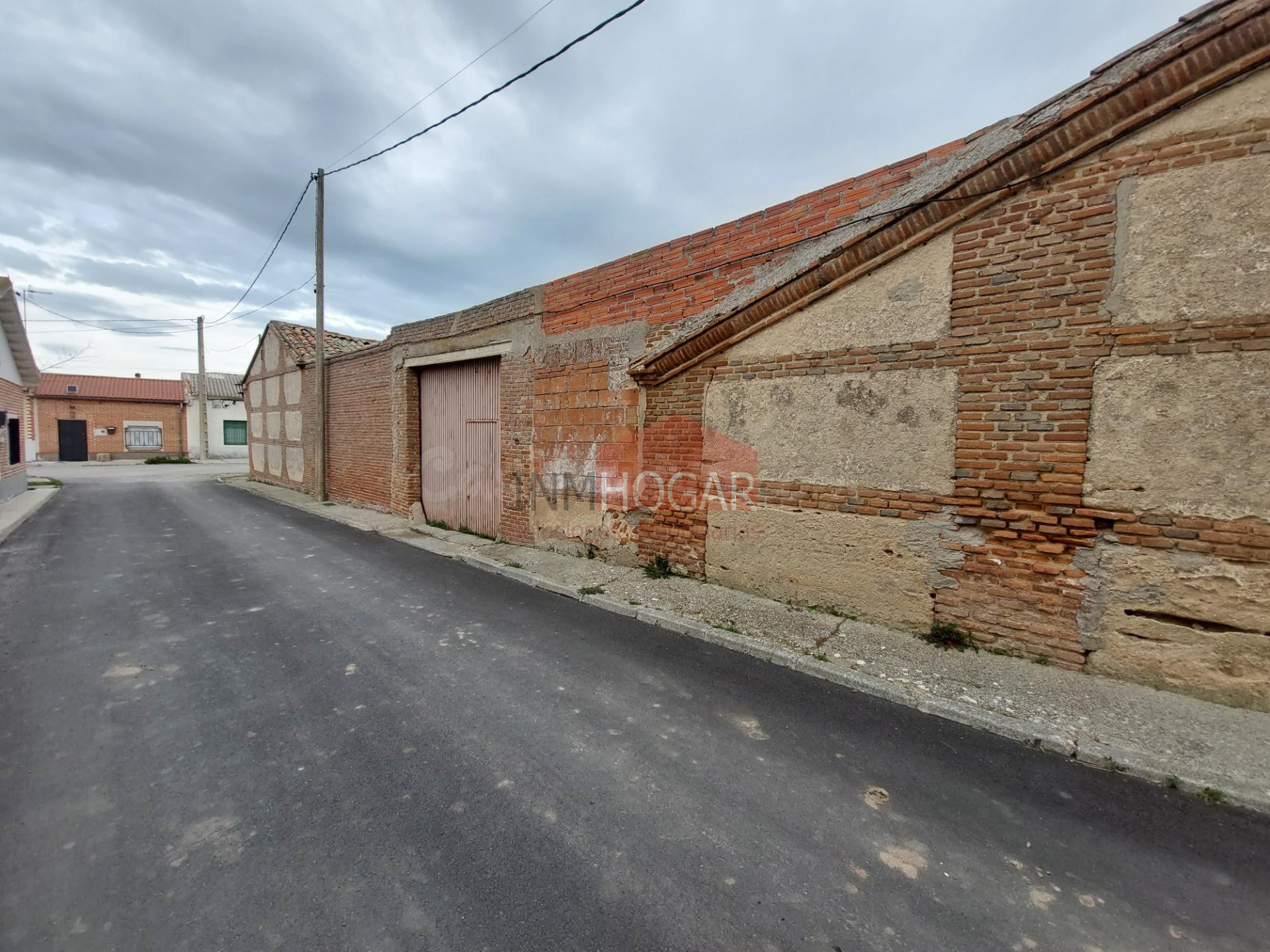 GRAN OPORTUNIDAD: Casa de Pueblo con 470 m2 de Potencial en  - foto 3