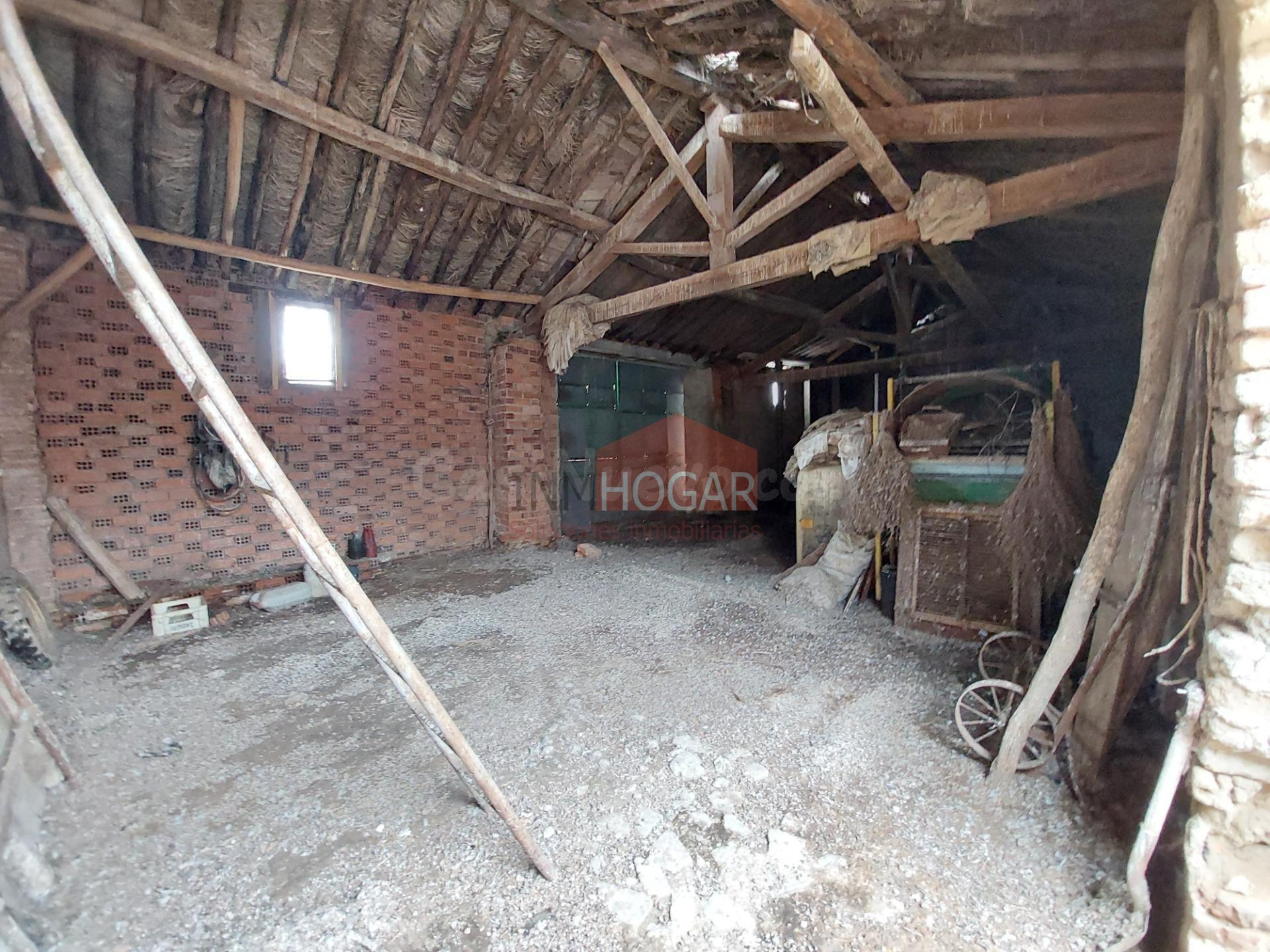GRAN OPORTUNIDAD: Casa de Pueblo con 470 m2 de Potencial en  - foto 5