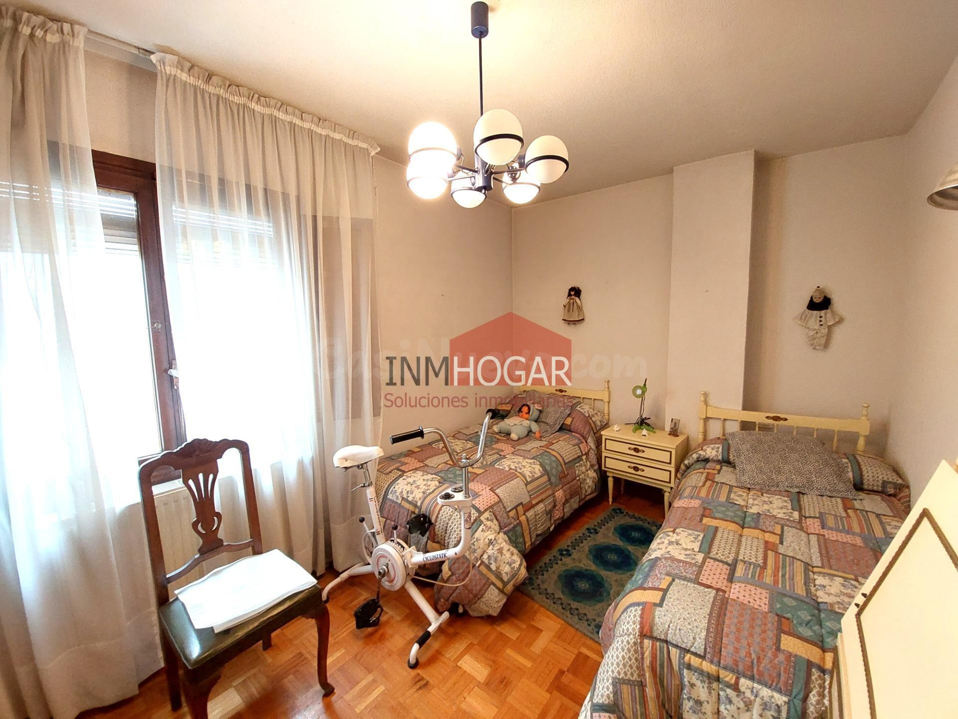 AMPLIA VIVIENDA EN EL CASCO HISTÓRICO - foto 3
