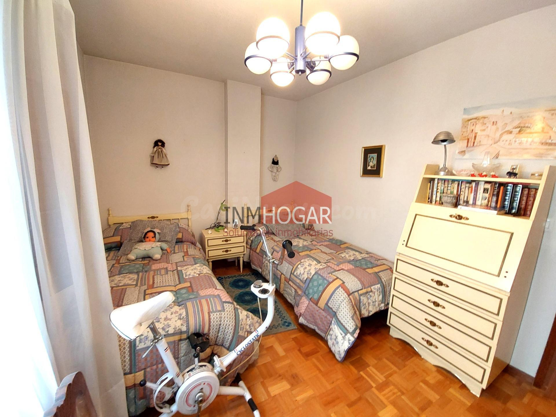 AMPLIA VIVIENDA EN EL CASCO HISTÓRICO - foto 4