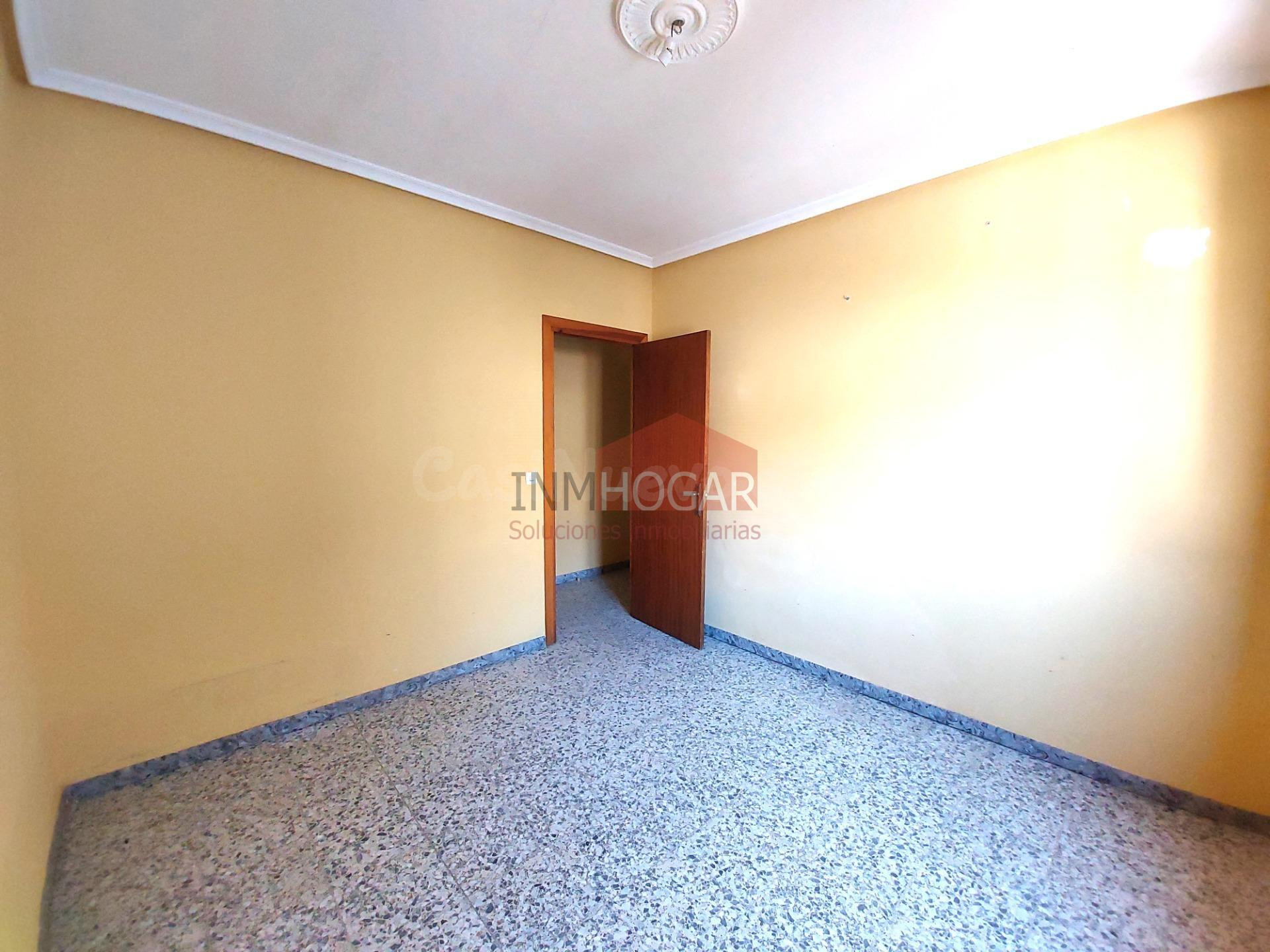 VIVIENDA CON ALMACÉN/GARAJE Y LOCAL COMERCIAL EN PALACIOS  D - foto 5